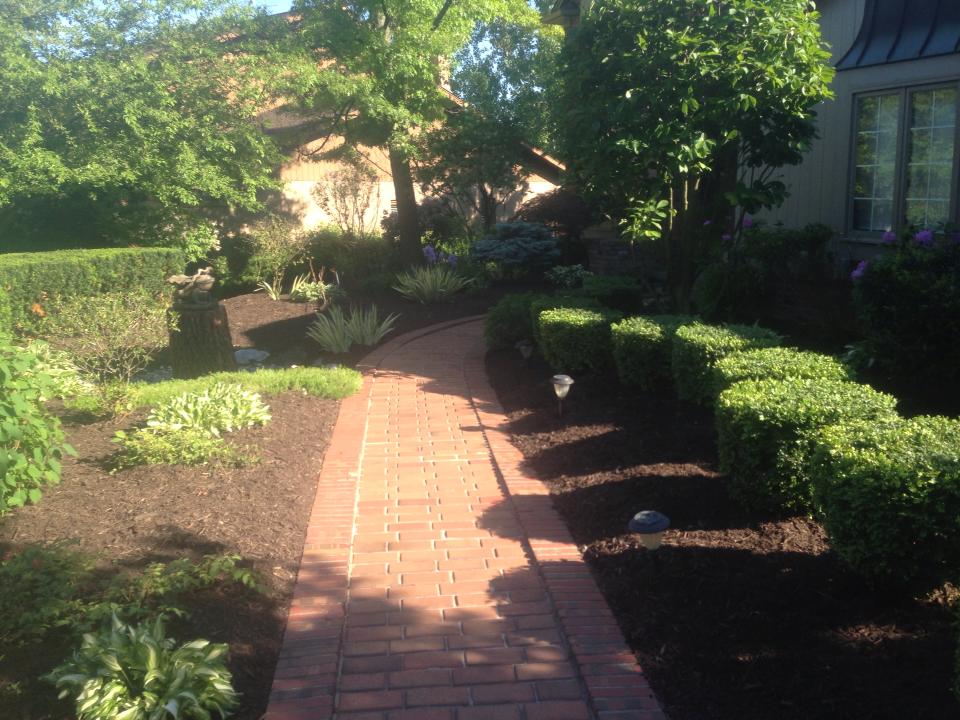 Elowsky Lawn Services of Michigan