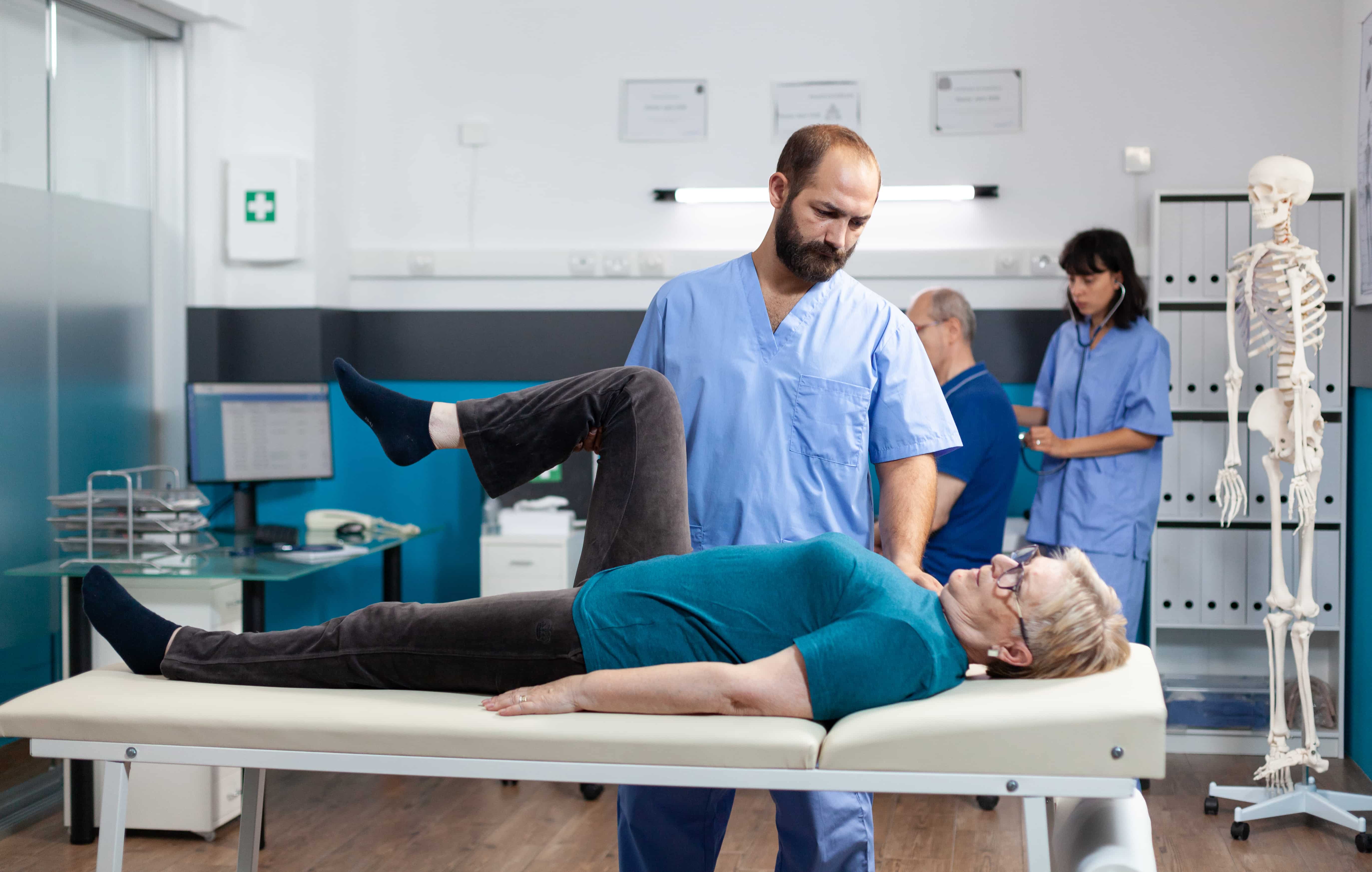 Doctores Quiropracticos de Accidentes - Doctores y Mas